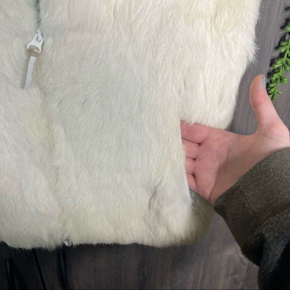 -Patrizia Luca White Buckle Detail 100% Rabbit Fur Vest Size Small - Picture 10 of 16